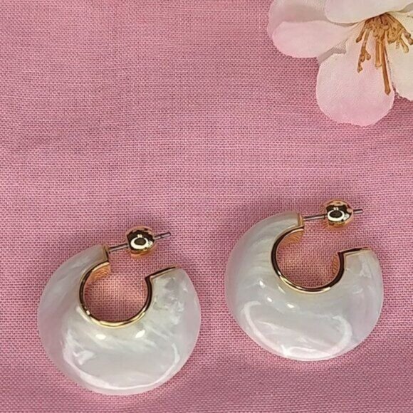 Gorjana Paseo Earrings White Marble Arc Hoops 18K Gold Plated - Picture 9 of 12